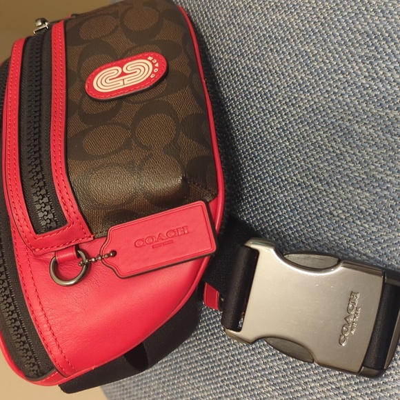 Coach Westway Belt Bag Signature Print - Picture 4 of 9